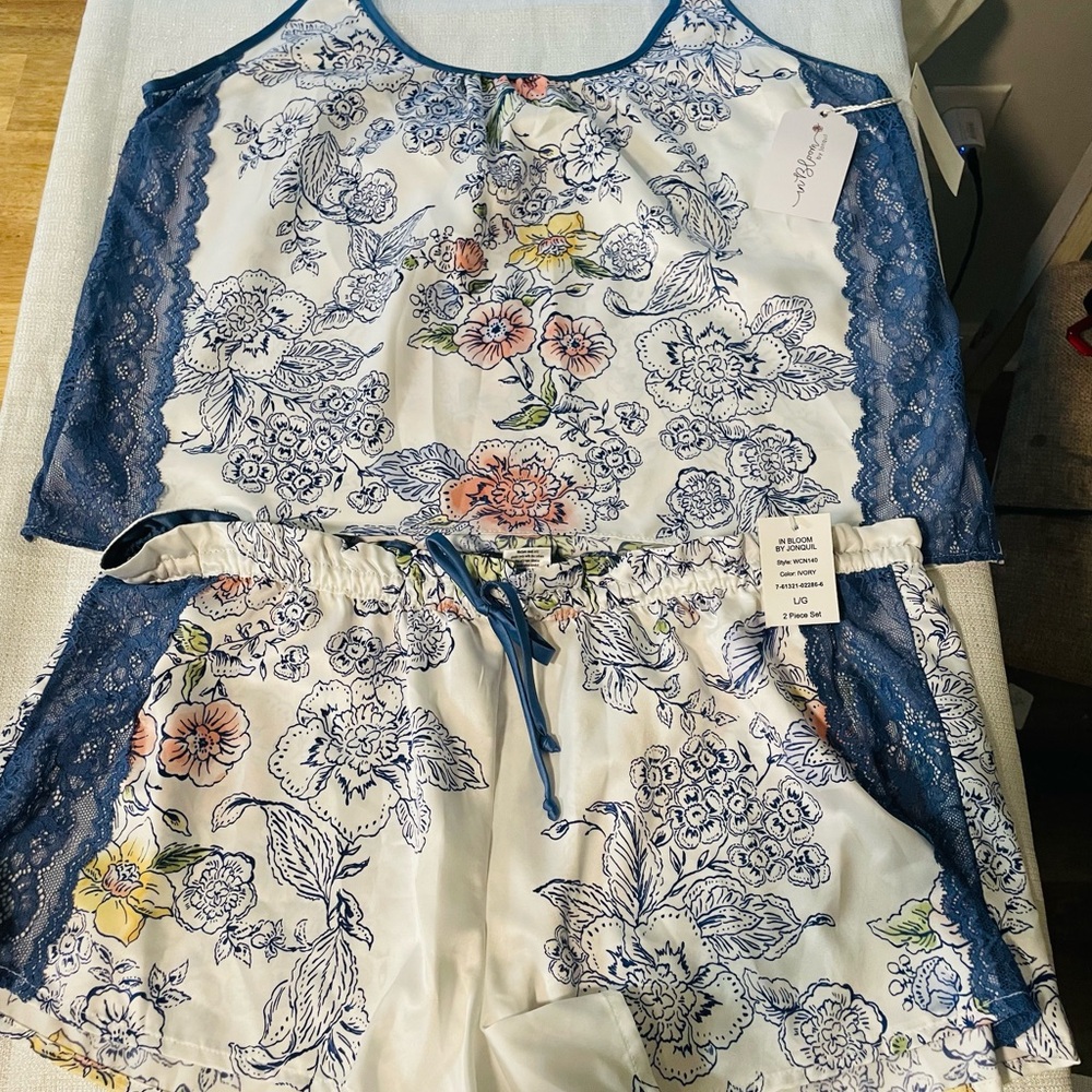 Floral Lace Trim Pajama Set - Blue and White